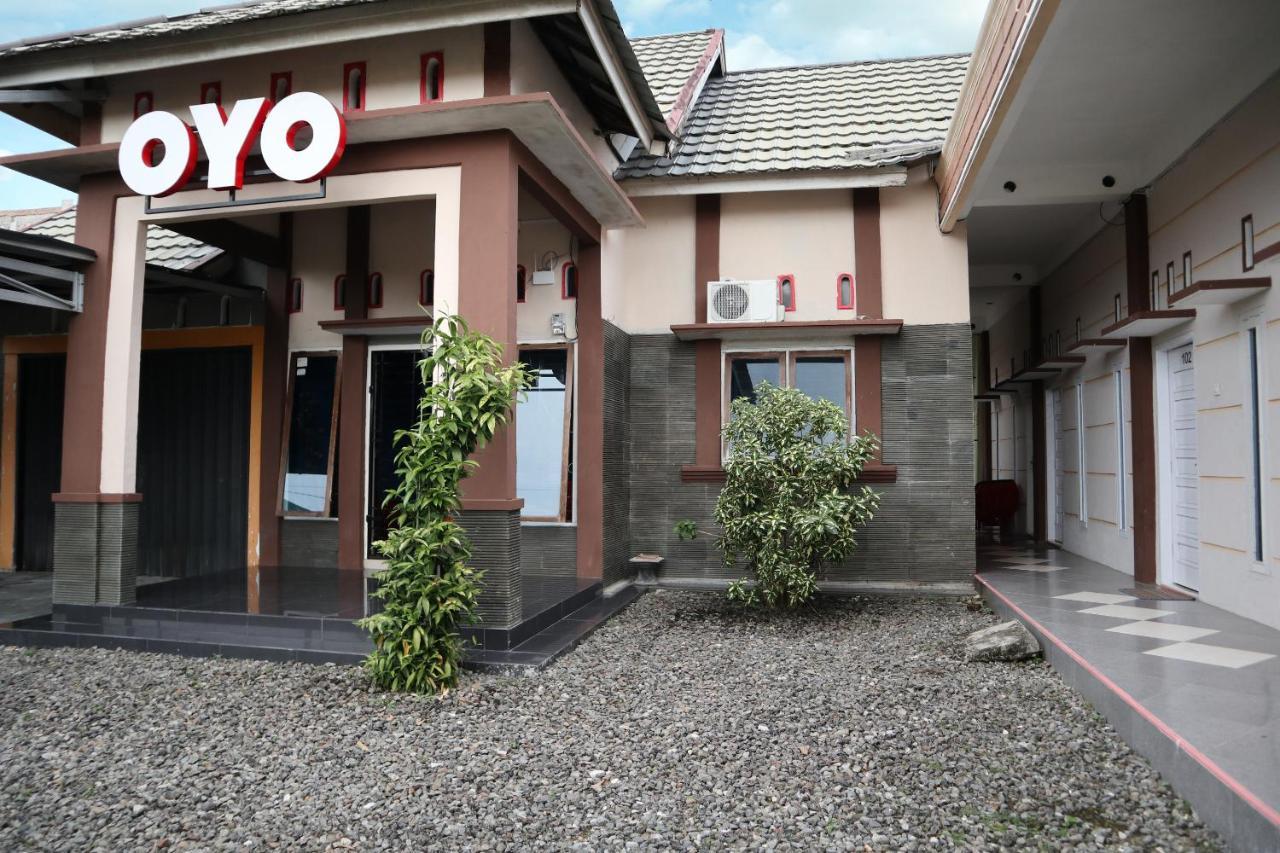 Oyo 2202 Delima Guest House Syariah Padang  Exteriér fotografie